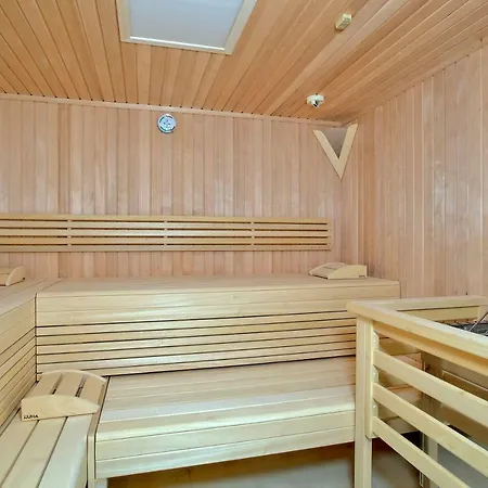 Holiday home Residenz Wildkogelbahnen 10 Neukirchen am Grossvenediger